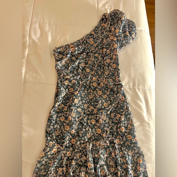 ASTR THE LABEL - SANTORINI FLORAL ONE SHOULDER MIDI DRESS - Picture 7 of 9